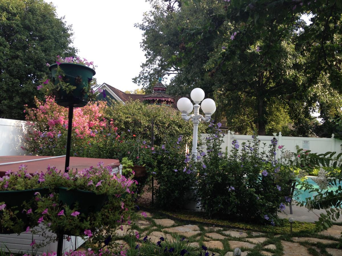 לינה וארוחת בוקר Lindsborg Rosberg House מראה חיצוני תמונה